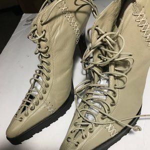 Ladies Heels size 6 by Fancaltti Bone Color